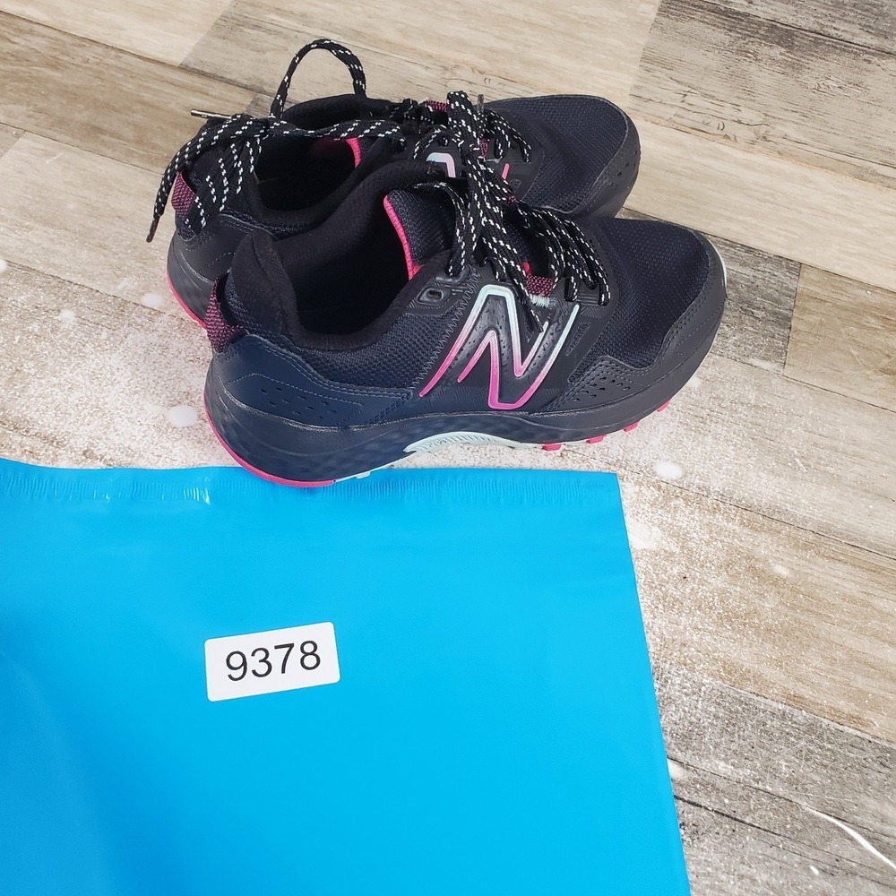 New Balance 410 V8 Womens Shoes Sz‎ 7 B Black Hi-Pink Bright Cyan Sneakers - Picture 10 of 10
